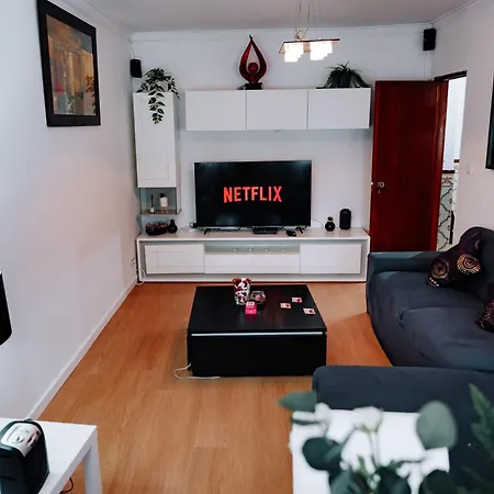 Family-friendly And Cozy 3-bedroom In Lisbona